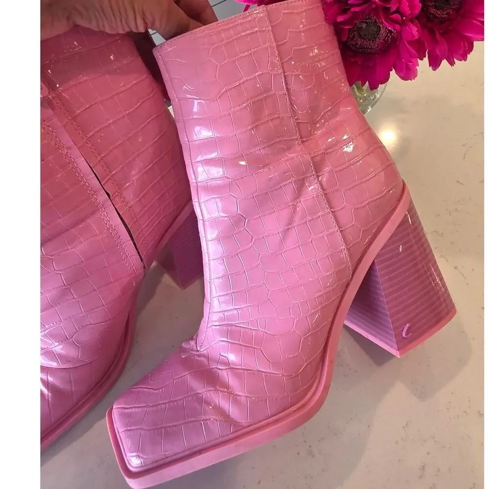 Circus /Layla Bootie in Pink Carnation by Sam Edelman/ Chunky Heel